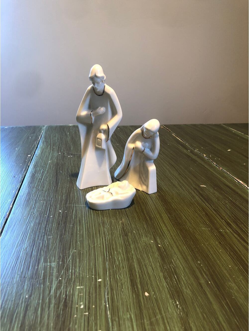 Mikasa EUC 3 Piece Small Nativity Set KT421/995 - Joseph, Mary, Baby Jesus